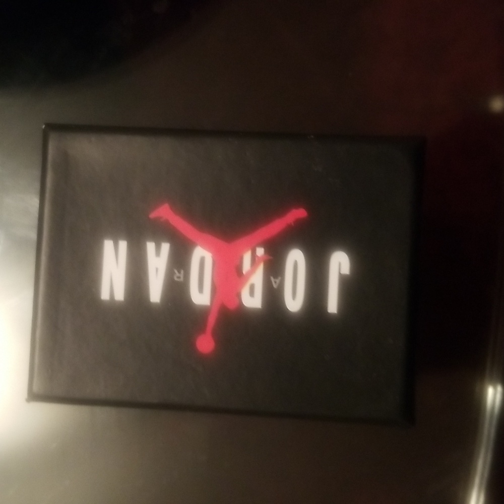 Shoe keychain with box